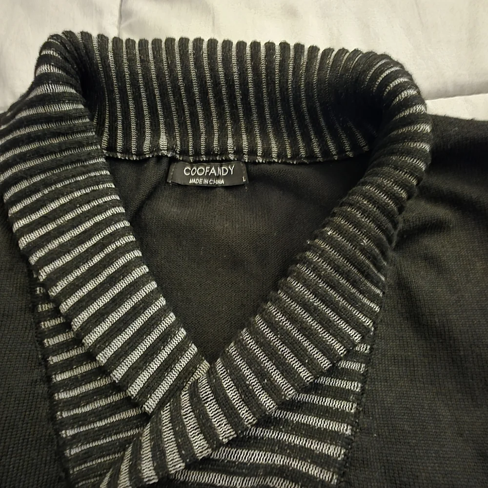 Bundle of 3 Men's sweaters NWT - Picture 2 of 8